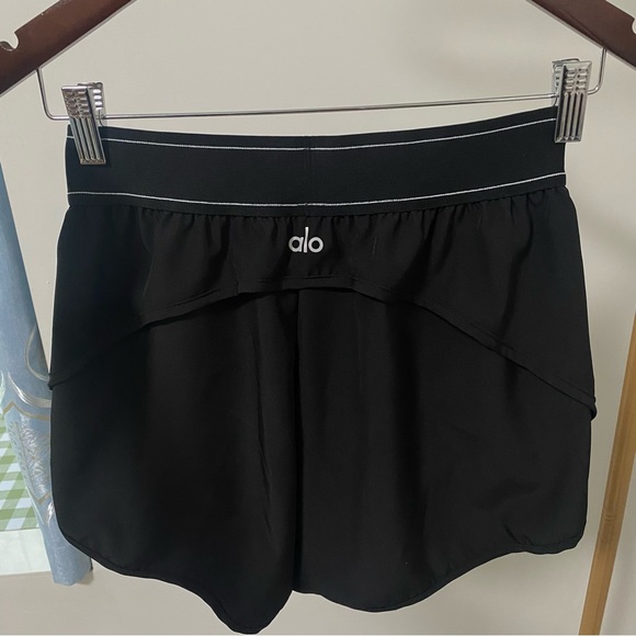 Meet the Posher Dresses & Skirts - Alo Yoga Match Point Black Tennis Skirt Built In Shorts